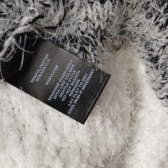 Love Scarlett Gray and White Women cardigan wrap Size Petite Large NWOT - Picture 8 of 8